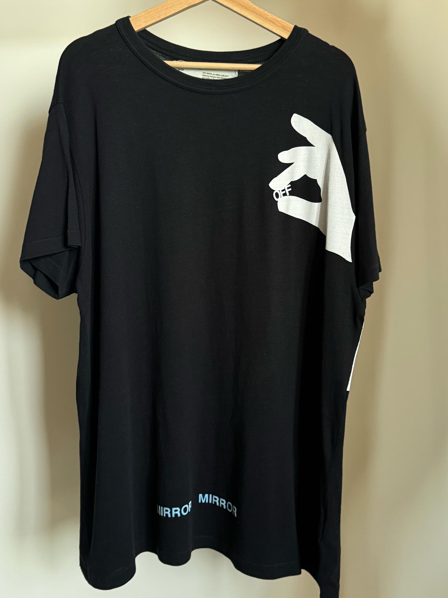 OFF WHITE HAND TSHIRT