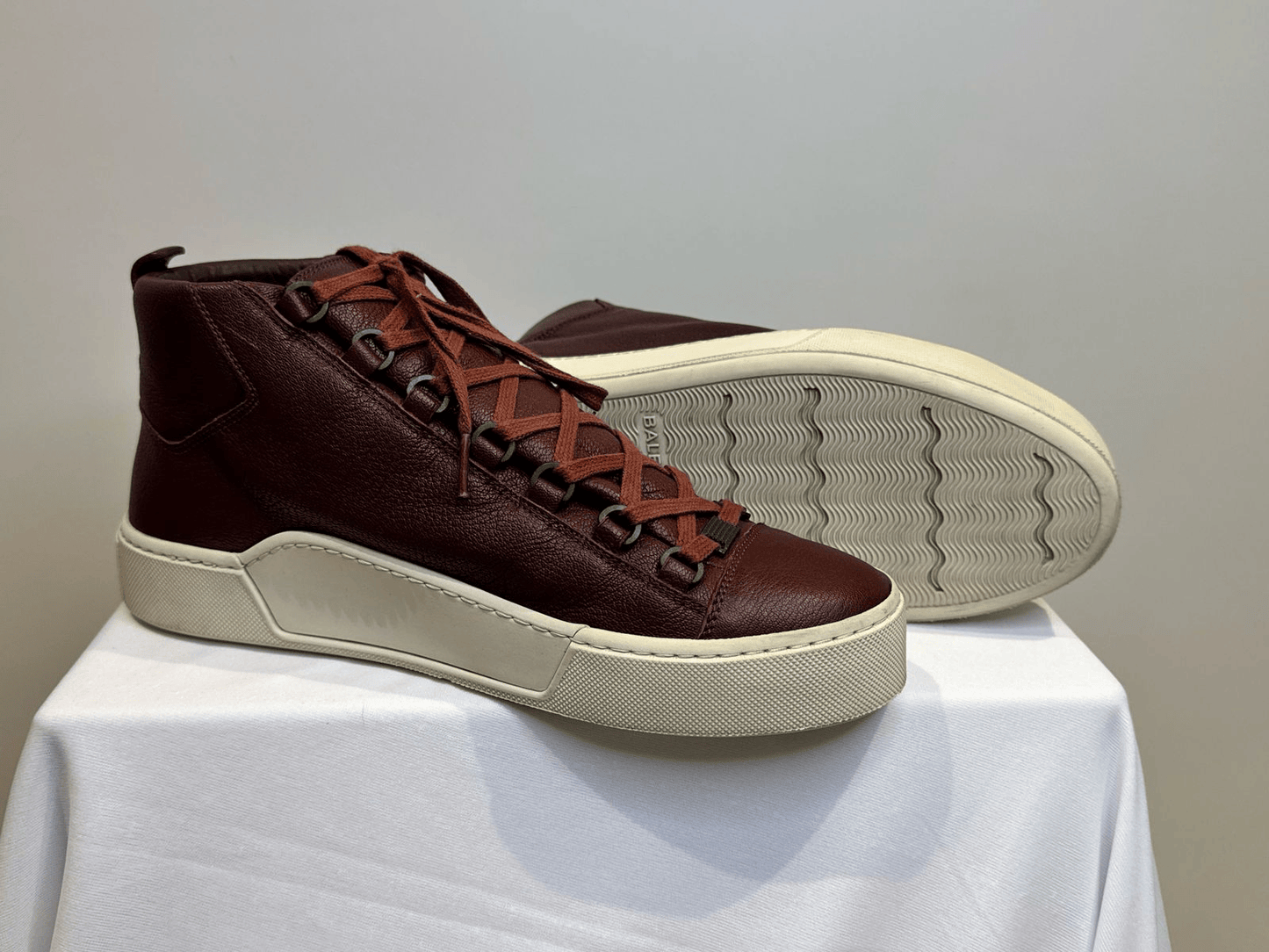 BALENCIAGA MEN'S ARENA R17 LEATHER HIGH-TOP SNEAKER