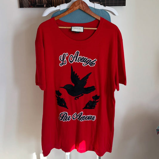 GUCCI RED L'AVEUGLE PAR AMOUR PRINT COTTON CREW NECK T-SHIRT