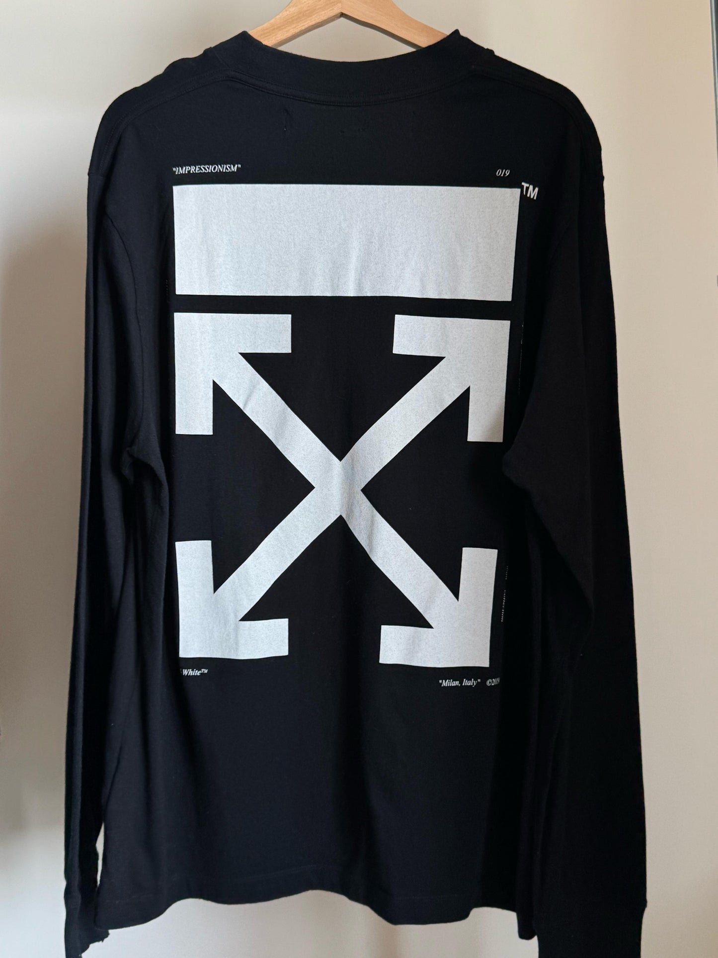 OFF-WHITE THE KISS BACK SLEEVE