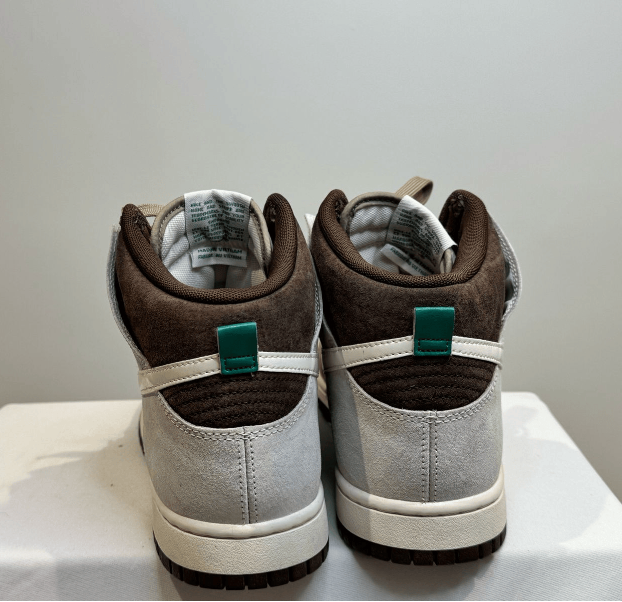 NIKE DUNK HIGH "LIGHT CHOCOLATE" SNEAKERS
