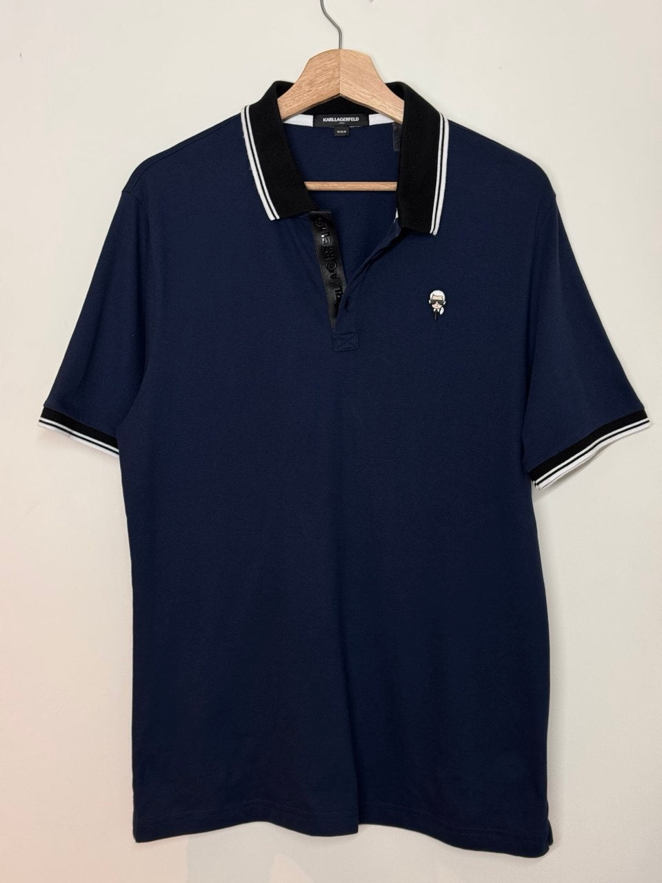 KARL LAGERFELD MEN'S KARL GRAPHIC COLLARED POLO SHIRT